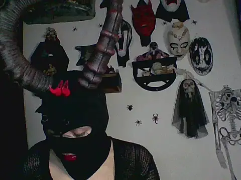 Snapshot of FeticheMacabre chatting on November 30, 6:50 am FeticheMacabre online show from November 30, 6:50 am