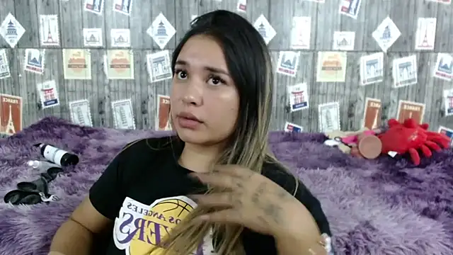 Snapshot of SaraCrow chatting on February 12, 10:46 am SaraCrow online show from February 12, 10:46 am