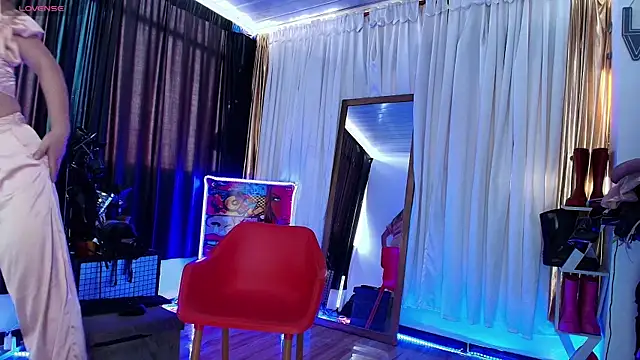 LatexDevil Blondie online show from February 24, 1:10 pm