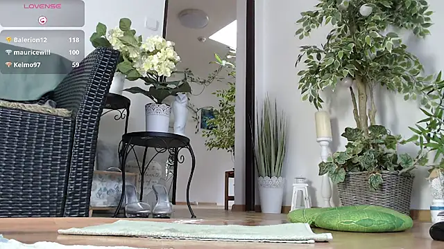 Snapshot of Squirtmania chatting on March 14, 8:42 am Squirtmania online show from March 14, 8:42 am