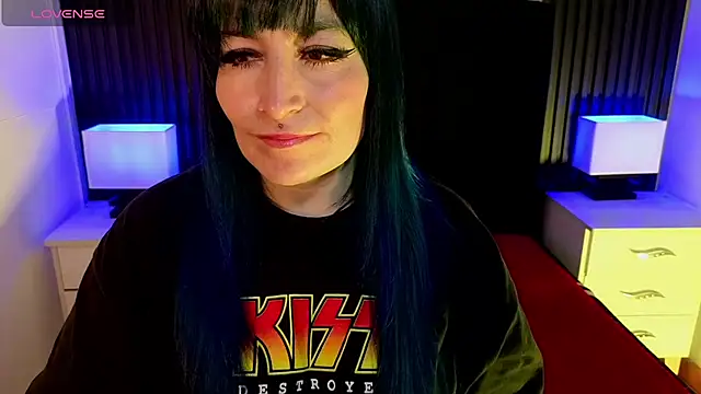 Snapshot of alicia_moom chatting on June 26, 8:02 pm alicia moom online show from June 26, 8:02 pm