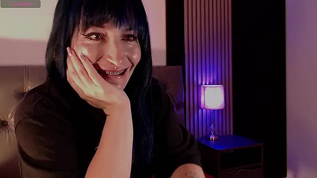 Snapshot of alicia_moom chatting on July 30, 1:54 pm alicia moom online show from July 30, 1:54 pm