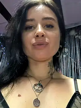 KikiXRed online show from January 17, 6:54 pm