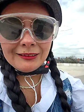 bellapaty online show from April 29, 2:32 pm