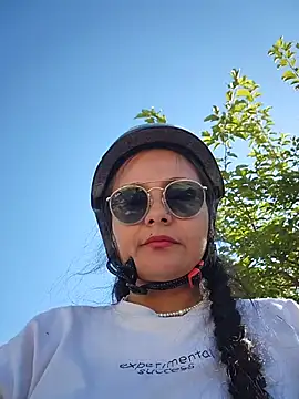Snapshot of bellapaty chatting on July 3, 8:21 am bellapaty online show from July 3, 8:21 am