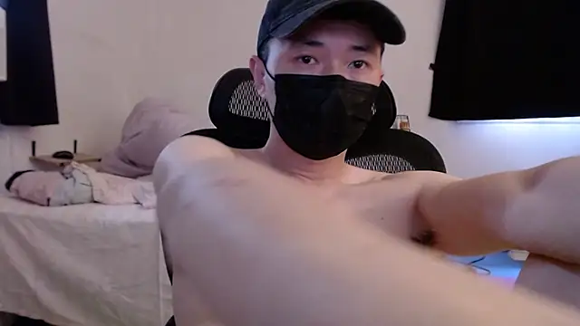 Snapshot of twbobo00715 chatting on November 15, 5:42 pm twbobo00715 online show from November 15, 5:42 pm