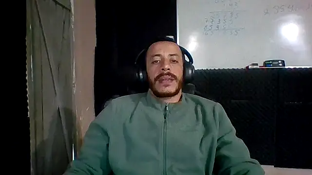 MachoScorpionCaralho online show from April 24, 8:00 pm