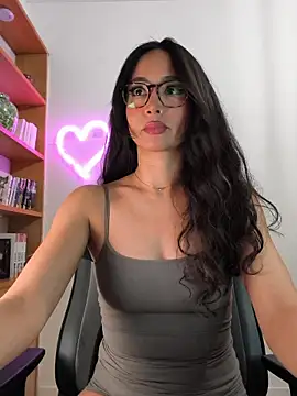 Naughty-Jessie online show from December 21, 9:55 pm