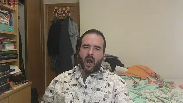 curiosillo83 online show from September 24, 2:31 pm