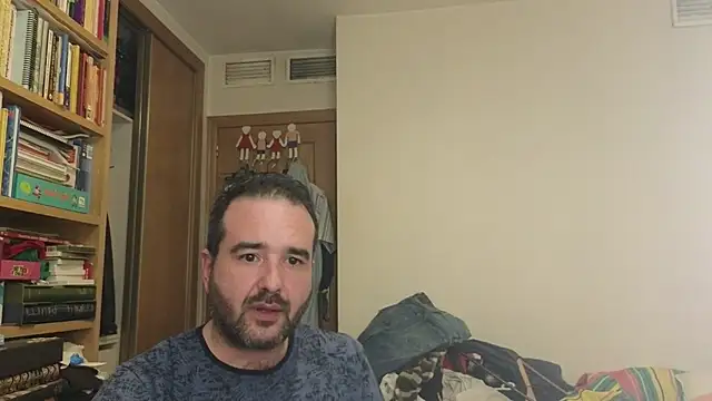 curiosillo83 online show from October 19, 11:49 pm