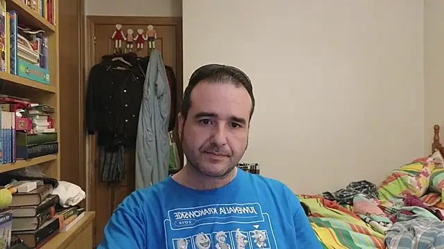 curiosillo83 online show from April 29, 9:13 am