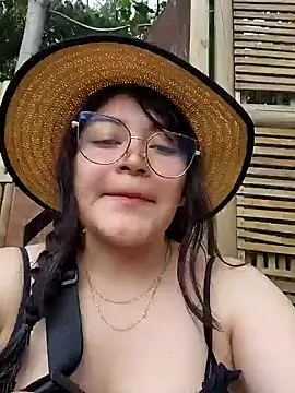 Sakura 0505 online show from December 21, 8:00 pm