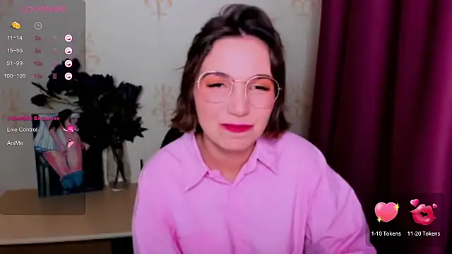 KindHazelHere  online show from September 29, 9:30 pm