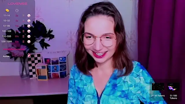 KindHazelHere  online show from July 12, 4:14 am