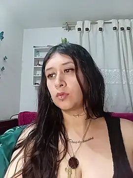 Snapshot of Giuliana90 chatting on May 6, 5:46 am Giuliana90 online show from May 6, 5:46 am