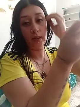 Snapshot of Giuliana90 chatting on July 7, 5:50 pm Giuliana90 online show from July 7, 5:50 pm