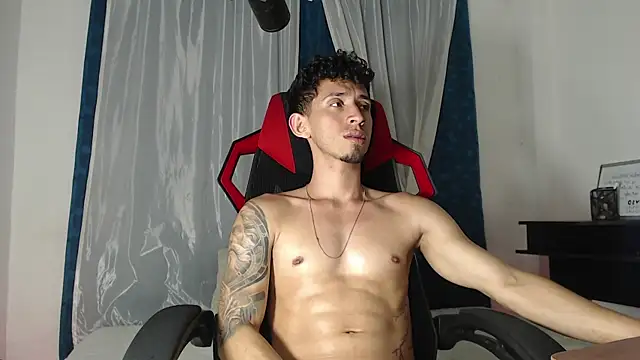 Snapshot of stevenSEX123 chatting on November 21, 3:38 am stevenSEX123 online show from November 21, 3:38 am