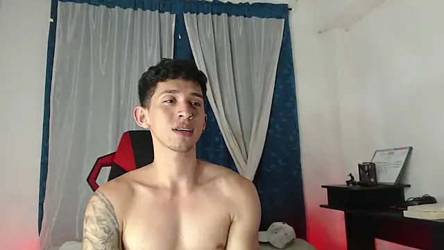 Snapshot of stevenSEX123 chatting on February 12, 4:40 am stevenSEX123 online show from February 12, 4:40 am