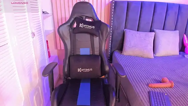 ashlye miller  online show from February 19, 3:50 am