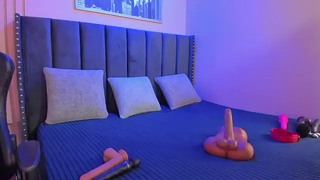 ashlye miller  online show from September 12, 4:12 am