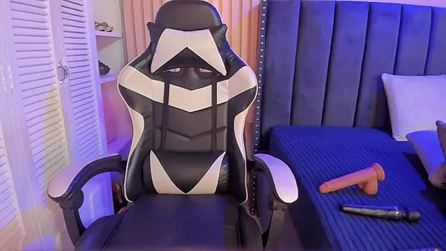 ashlye miller  online show from December 23, 3:59 am