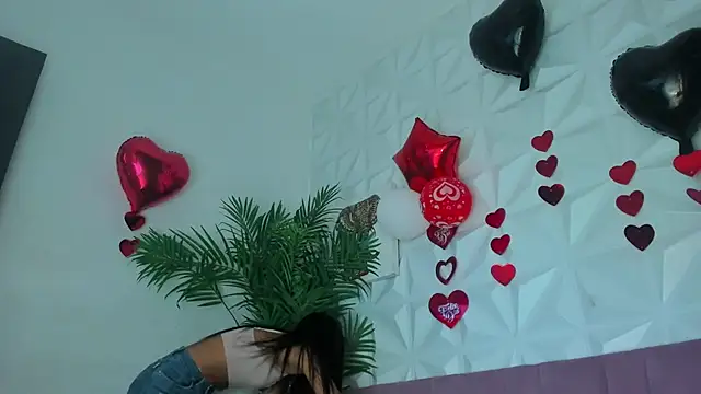 Hellen Sky online show from March 2, 7:10 pm