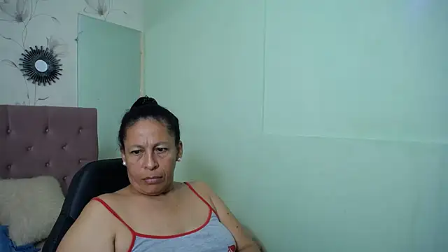 Snapshot of mature_martina chatting on March 1, 8:34 am mature martina online show from March 1, 8:34 am