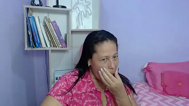 Snapshot of mature_martina chatting on October 27, 10:14 pm mature martina online show from October 27, 10:14 pm