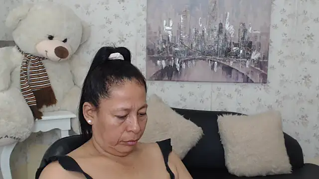 Snapshot of mature_martina chatting on May 13, 9:17 am mature martina online show from May 13, 9:17 am