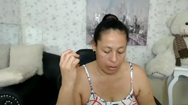 Snapshot of mature_martina chatting on May 31, 6:09 pm mature martina online show from May 31, 6:09 pm
