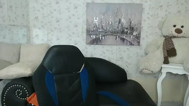 Snapshot of mature_martina chatting on June 3, 10:40 am mature martina online show from June 3, 10:40 am
