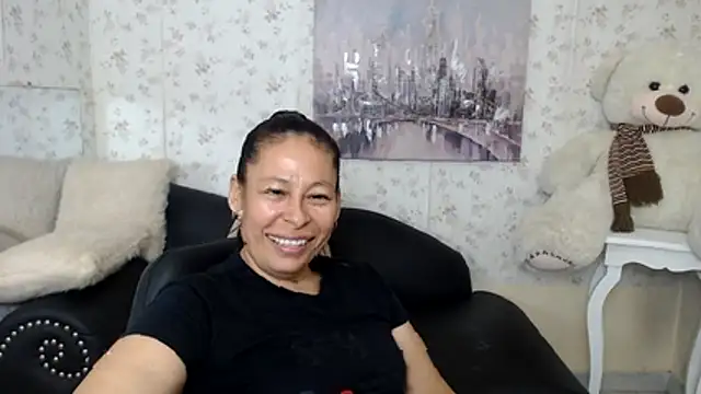 Snapshot of mature_martina chatting on June 5, 9:53 pm mature martina online show from June 5, 9:53 pm