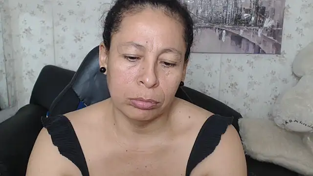 Snapshot of mature_martina chatting on June 9, 9:21 am mature martina online show from June 9, 9:21 am