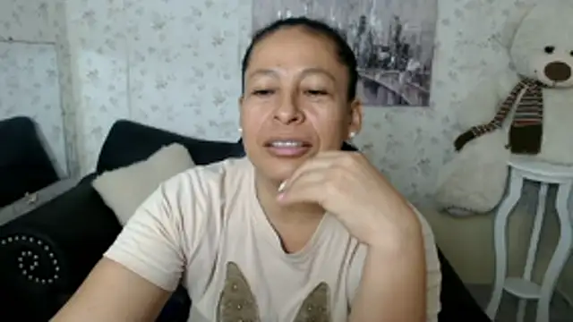 Snapshot of mature_martina chatting on June 17, 9:49 pm mature martina online show from June 17, 9:49 pm