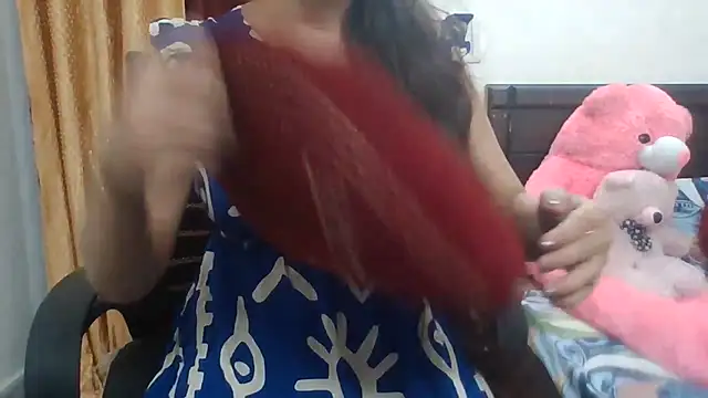 Snapshot of Sexy_iknoor chatting on June 18, 10:30 am Sexy iknoor online show from June 18, 10:30 am