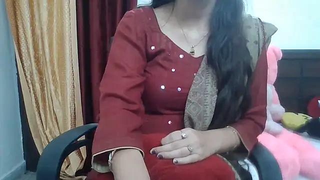 Snapshot of Sexy_iknoor chatting on August 4, 6:16 am Sexy iknoor online show from August 4, 6:16 am