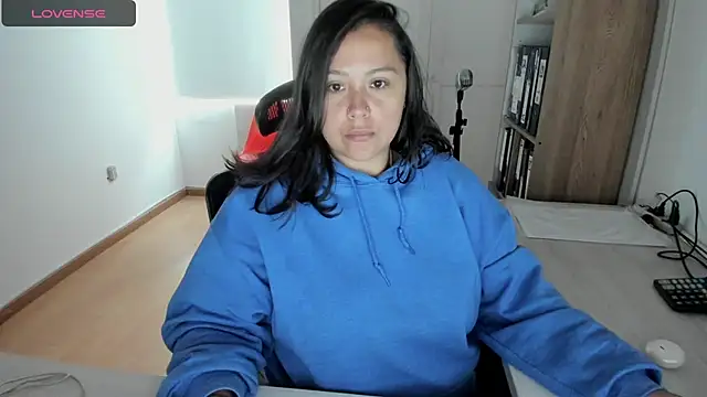 Snapshot of bigbooty-30 chatting on November 19, 11:10 am bigbooty-30 online show from November 19, 11:10 am