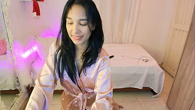 Snapshot of Nanami_19 chatting on December 14, 8:35 pm Nanami 19 online show from December 14, 8:35 pm