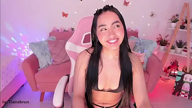 Zara uwu  online show from October 24, 12:12 pm