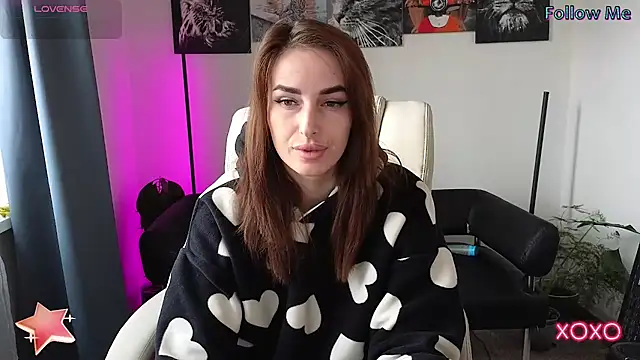 xx adrihanna xx online show from March 4, 8:57 am