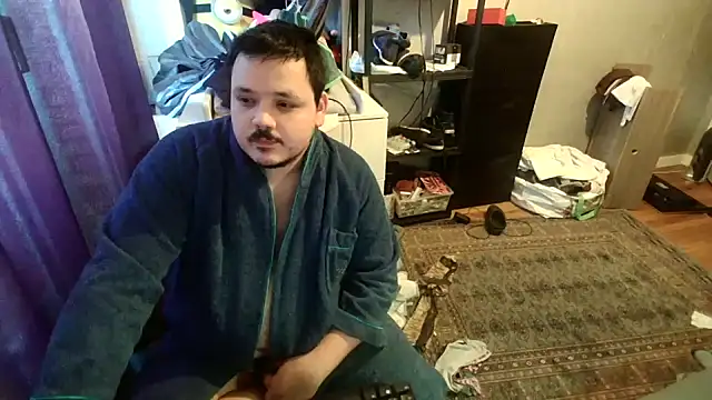 Snapshot of Bebemickey75 chatting on March 8, 8:11 am Bebemickey75 online show from March 8, 8:11 am