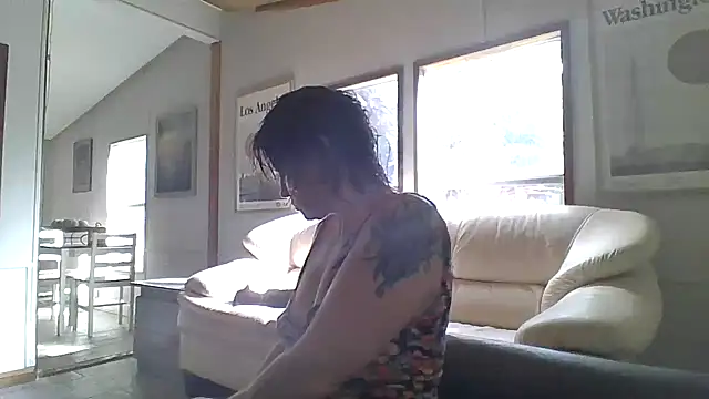 Snapshot of spundarella420 chatting on May 28, 9:23 pm spundarella420 online show from May 28, 9:23 pm