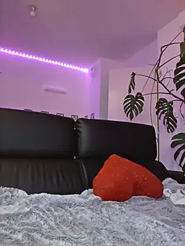 Snapshot of Ladykimberly_XOXO chatting on October 24, 9:11 pm Ladykimberly XOXO online show from October 24, 9:11 pm