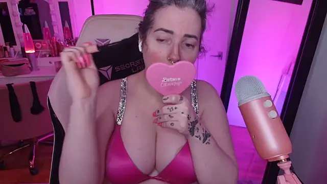 Snapshot of rachelbrooksxx chatting on June 5, 7:30 pm rachelbrooksxx online show from June 5, 7:30 pm