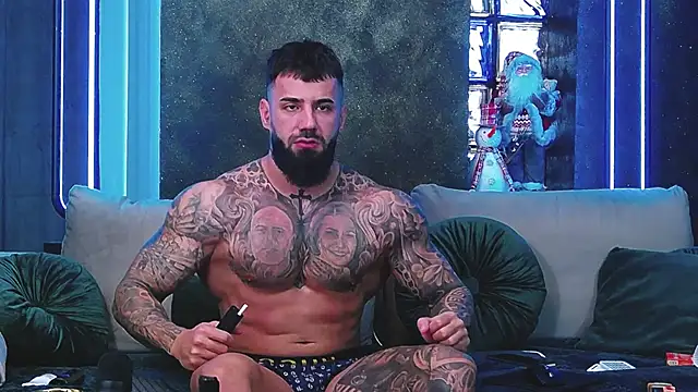 masterkingofmusclee online show from December 11, 12:44 pm