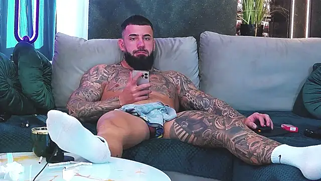 masterkingofmusclee online show from January 8, 9:21 am