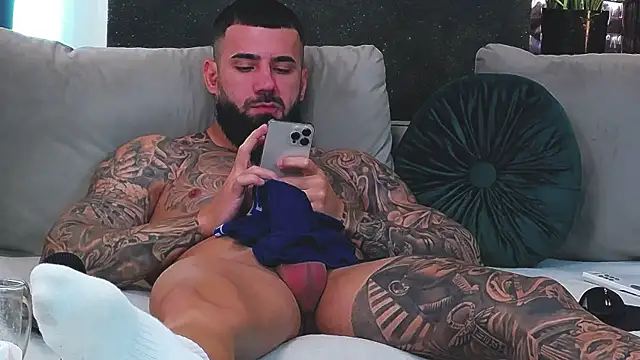 masterkingofmusclee online show from January 16, 9:27 am