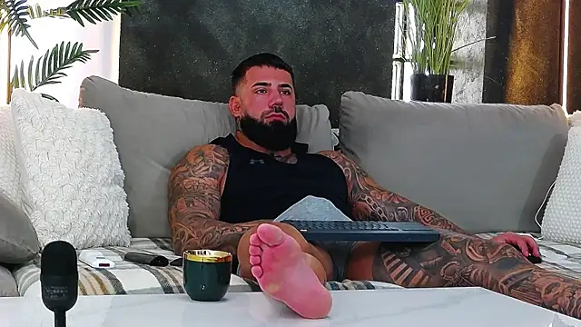 masterkingofmusclee online show from September 22, 9:00 am