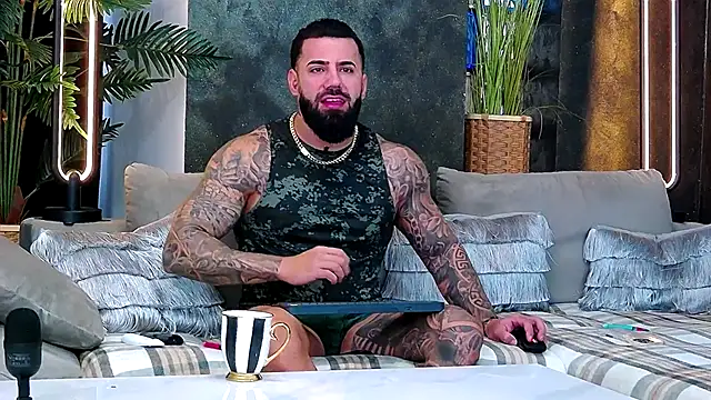 masterkingofmusclee online show from November 20, 8:25 am