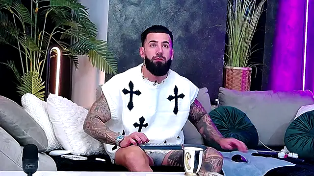 masterkingofmusclee online show from December 2, 9:32 pm